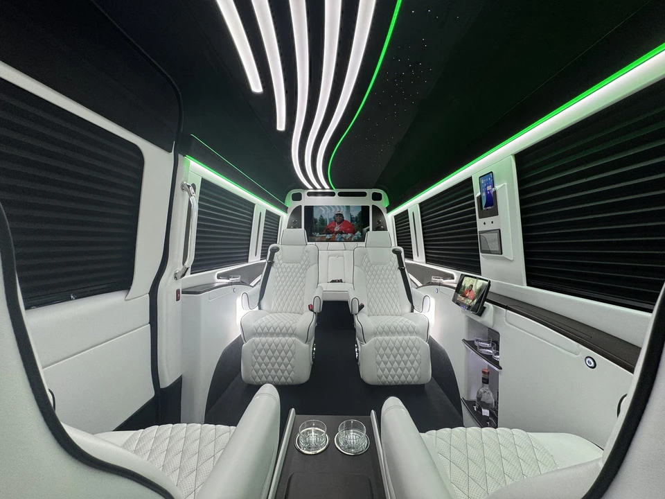 2025 Mercedes-Benz VS30 Sprinter - Image 13 of 20