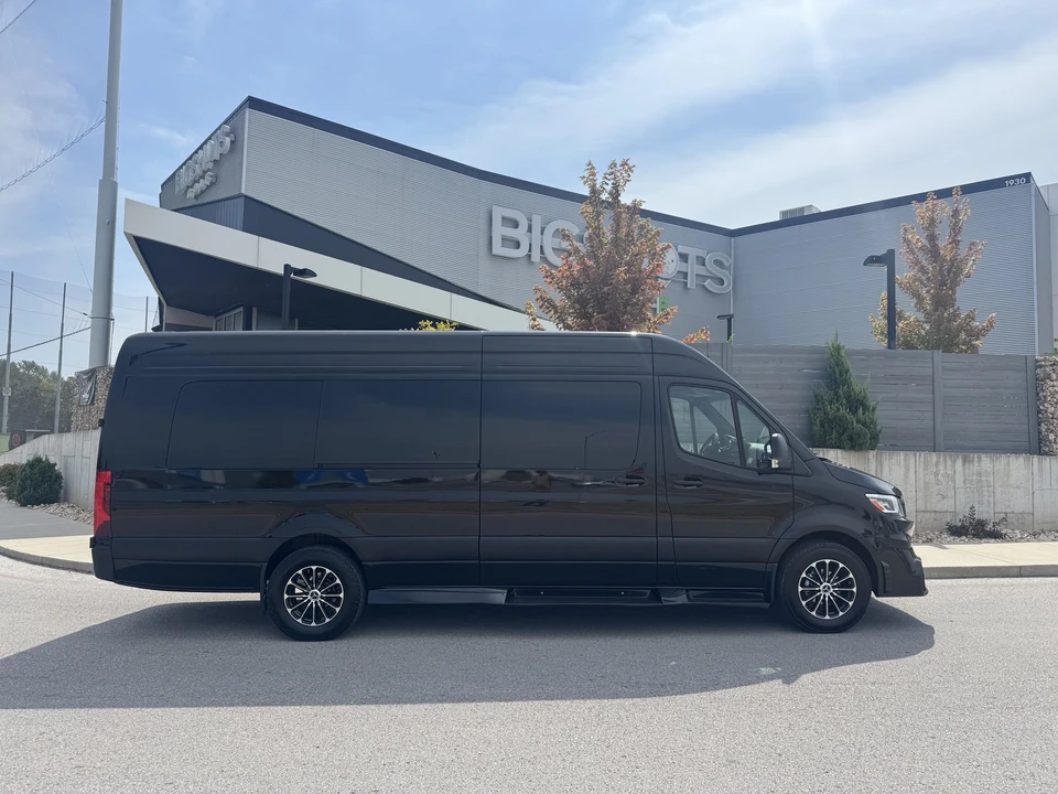 2025 Mercedes-Benz VS30 Sprinter - Image 9 of 20
