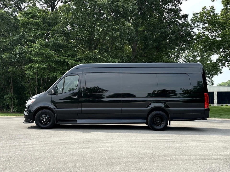 2025 Mercedes-Benz VS30 Sprinter - Image 8 of 11