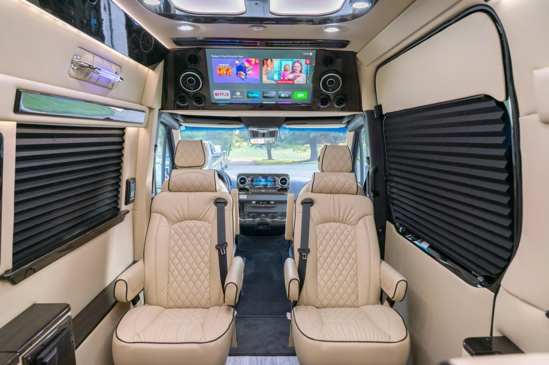 2025 Mercedes-Benz VS30 Sprinter - Image 9 of 21