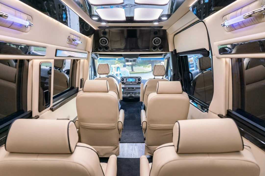 2025 Mercedes-Benz VS30 Sprinter - Image 13 of 21
