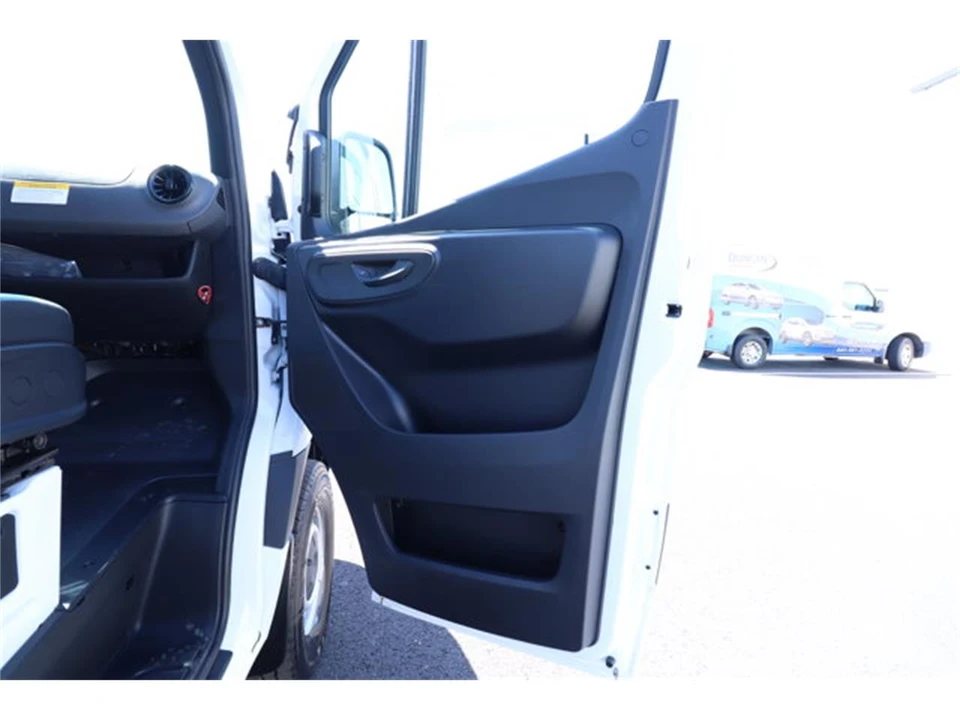 2025 Mercedes-Benz VS30 Sprinter - Image 17 of 31