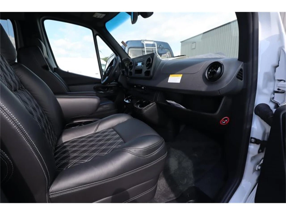 2025 Mercedes-Benz VS30 Sprinter - Image 13 of 31