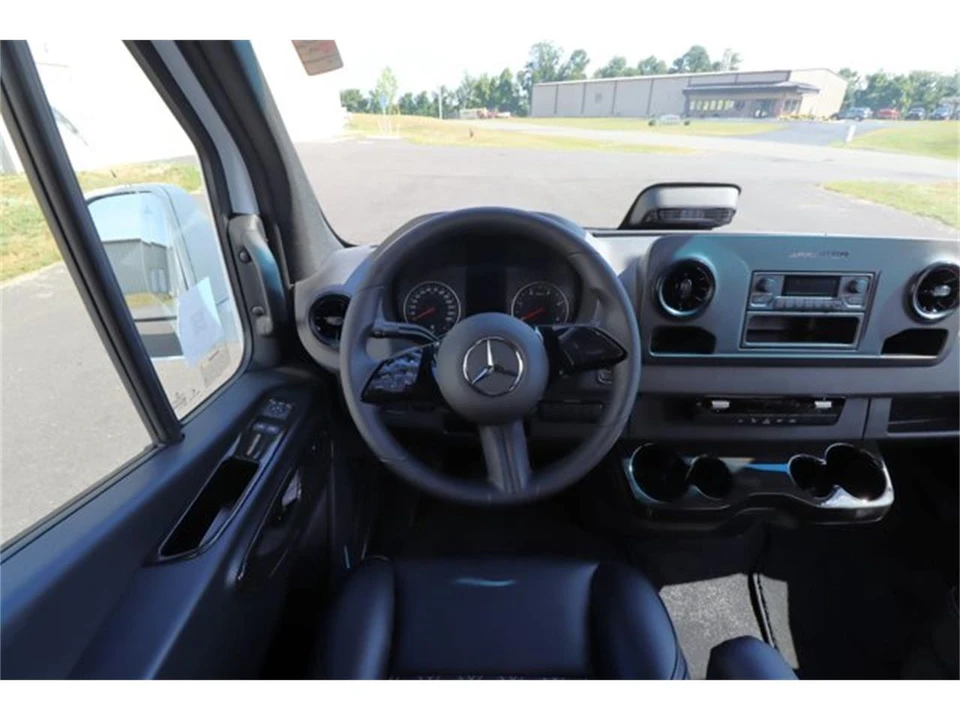 2025 Mercedes-Benz VS30 Sprinter - Image 8 of 31