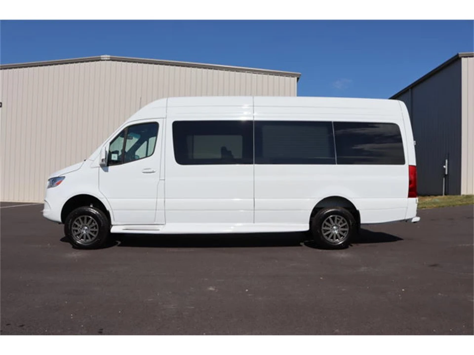 2025 Mercedes-Benz VS30 Sprinter - Image 4 of 31
