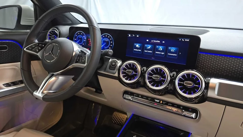 2025 Mercedes-Benz EQB - Image 11 of 20