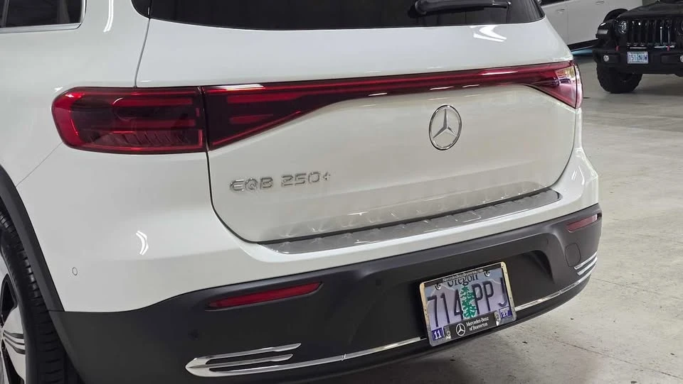 2025 Mercedes-Benz EQB - Image 13 of 20