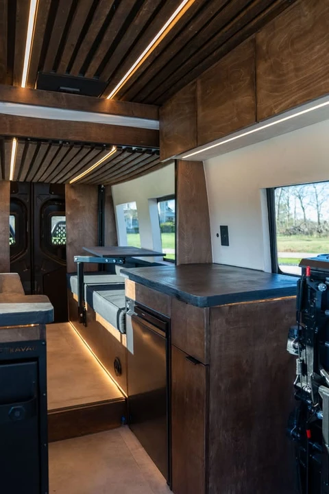 2025 Mercedes-Benz VS30 Sprinter - Image 10 of 20