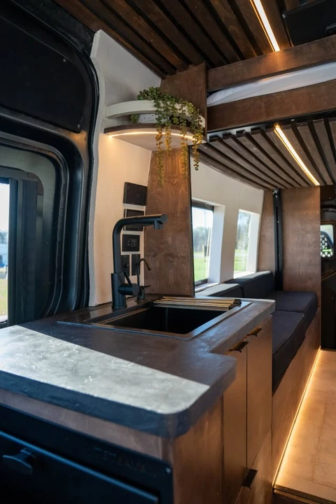 2025 Mercedes-Benz VS30 Sprinter - Image 11 of 20