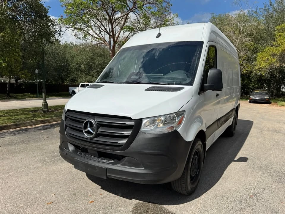 2025 Mercedes-Benz VS30 Sprinter - Image 2 of 14
