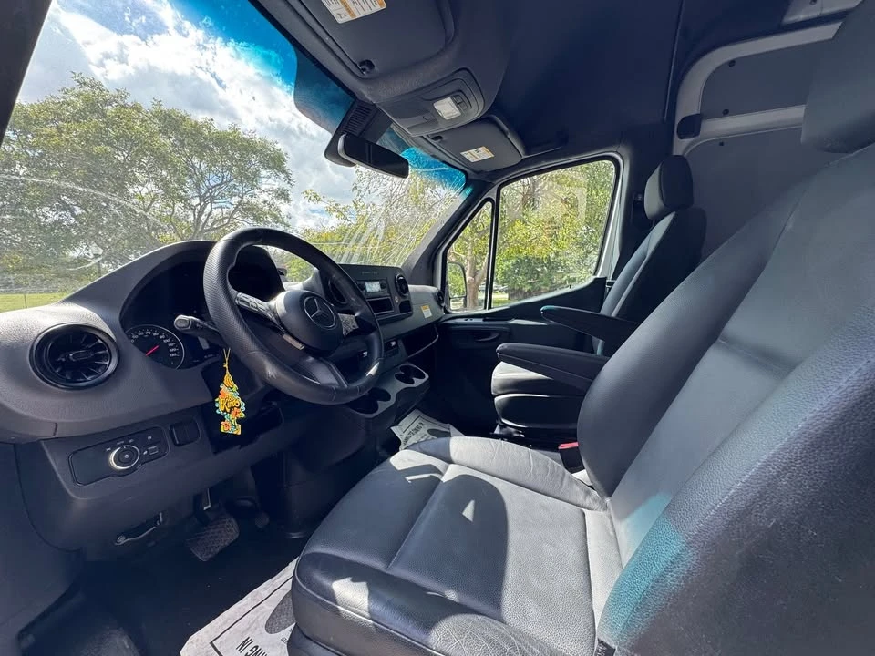 2025 Mercedes-Benz VS30 Sprinter - Image 11 of 14