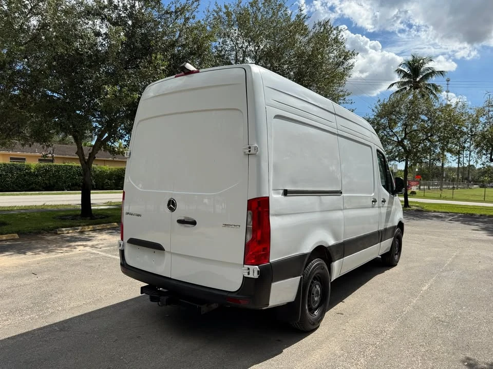2025 Mercedes-Benz VS30 Sprinter - Image 4 of 14