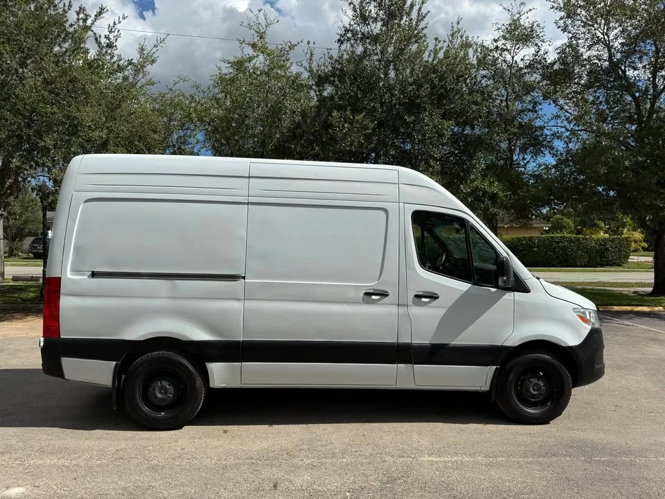 2025 Mercedes-Benz VS30 Sprinter - Image 5 of 14