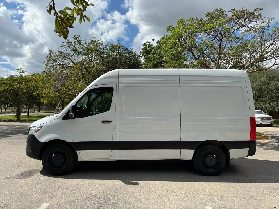 2025 Mercedes-Benz VS30 Sprinter - Image 3 of 14