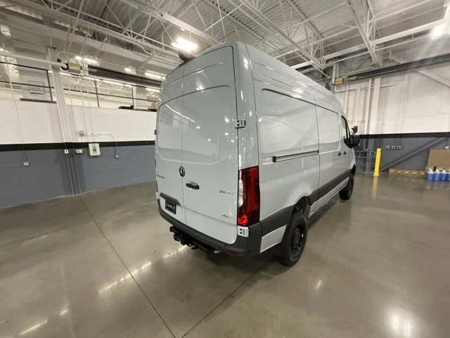 2025 Mercedes-Benz VS30 Sprinter - Image 4 of 5