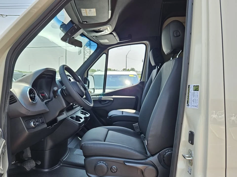 2025 Mercedes-Benz VS30 Sprinter - Image 7 of 20
