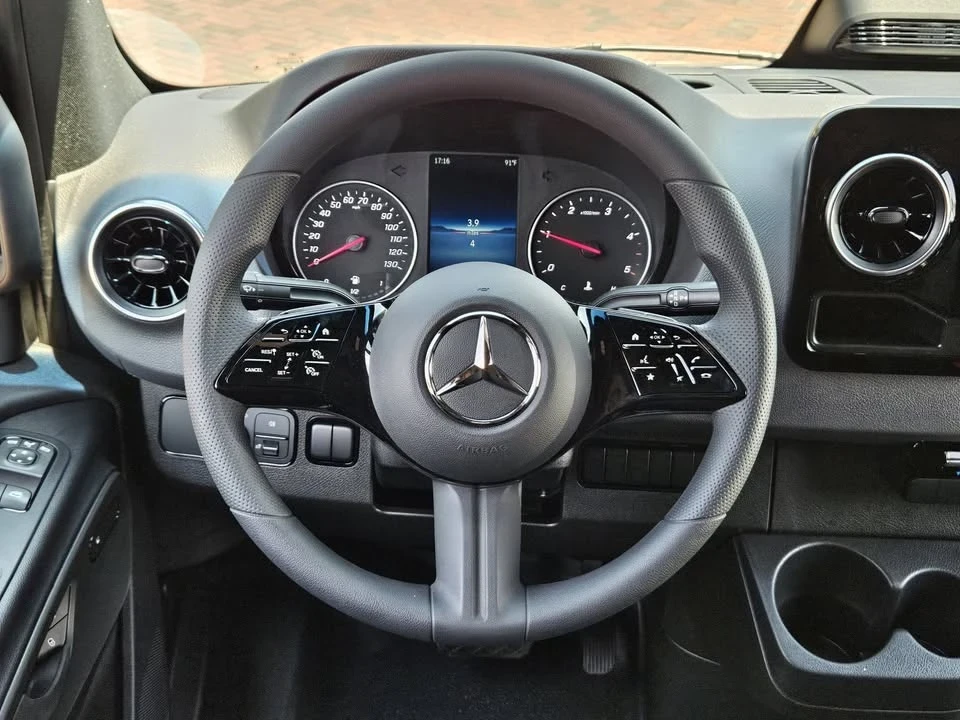 2025 Mercedes-Benz VS30 Sprinter - Image 9 of 20