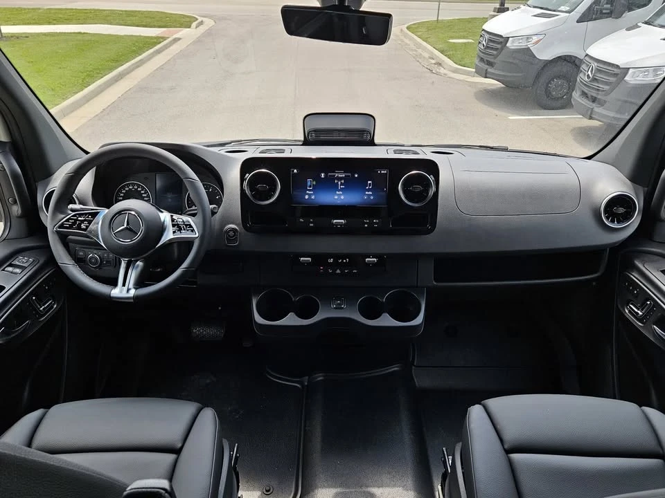 2025 Mercedes-Benz VS30 Sprinter - Image 9 of 20