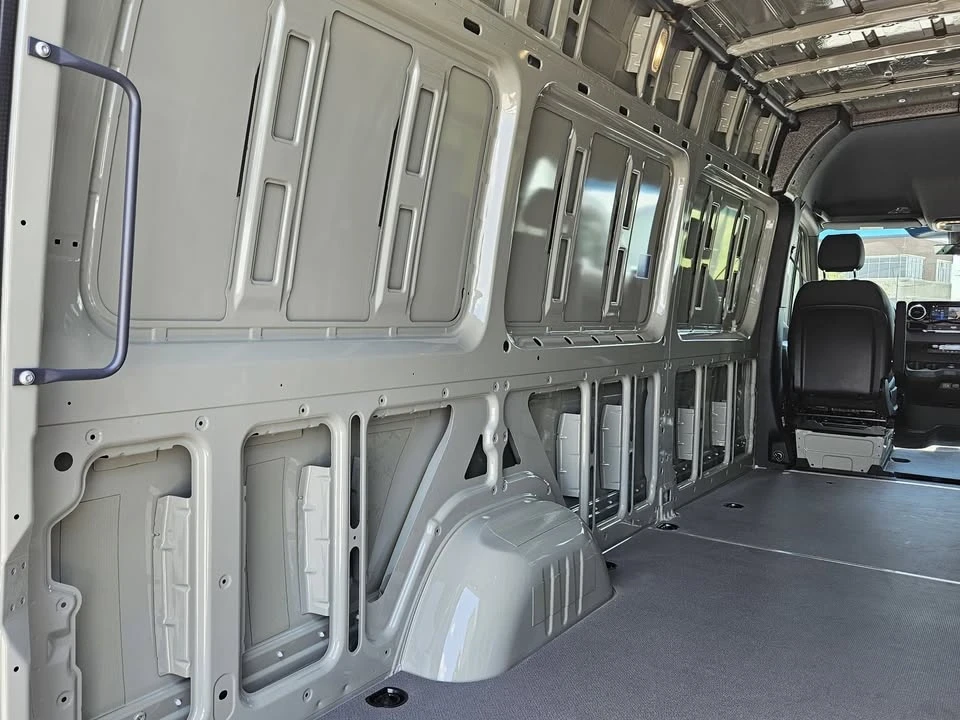 2025 Mercedes-Benz VS30 Sprinter - Image 18 of 20
