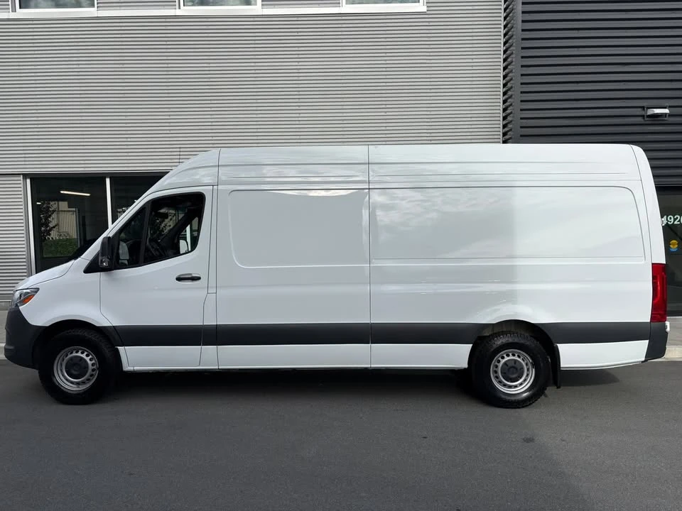 2025 Mercedes-Benz VS30 Sprinter - Image 2 of 13