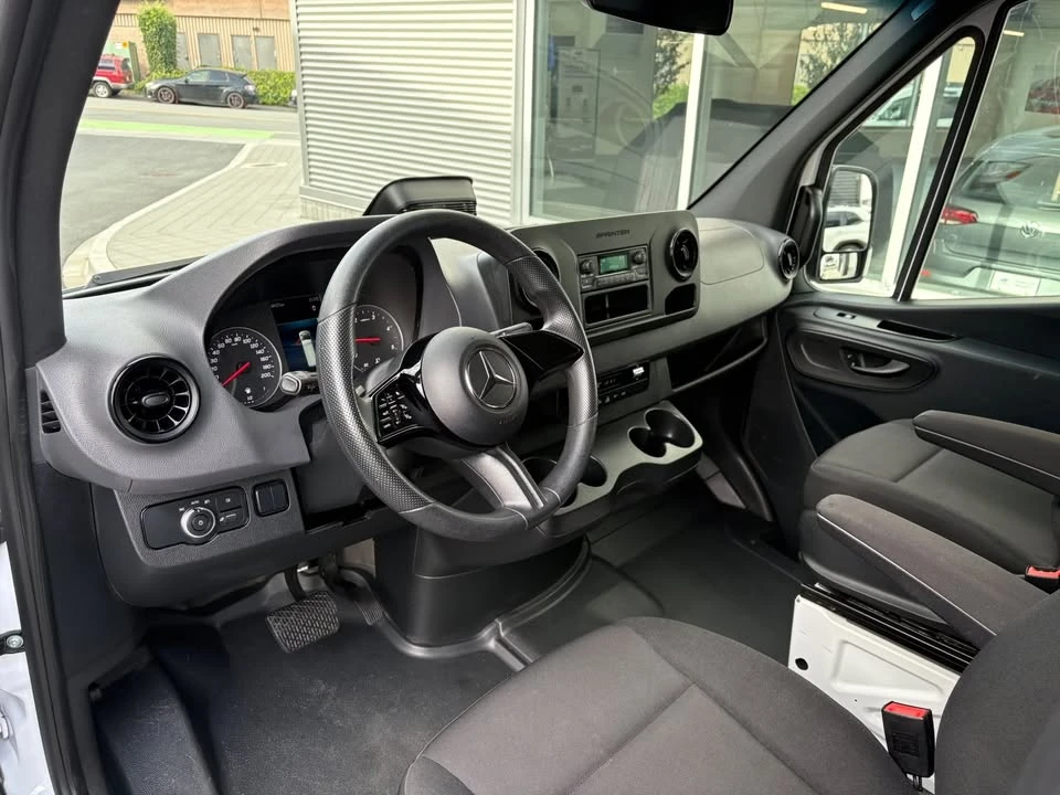 2025 Mercedes-Benz VS30 Sprinter - Image 6 of 13