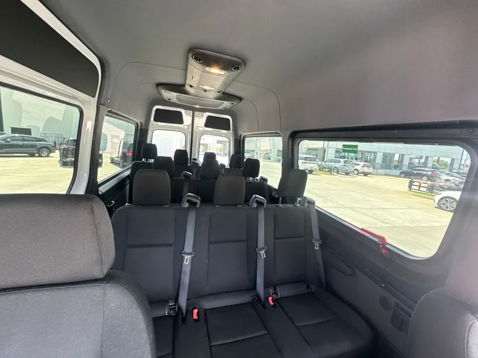 2025 Mercedes-Benz VS30 Sprinter - Image 5 of 6