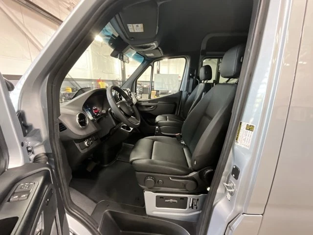 2025 Mercedes-Benz VS30 Sprinter - Image 9 of 13