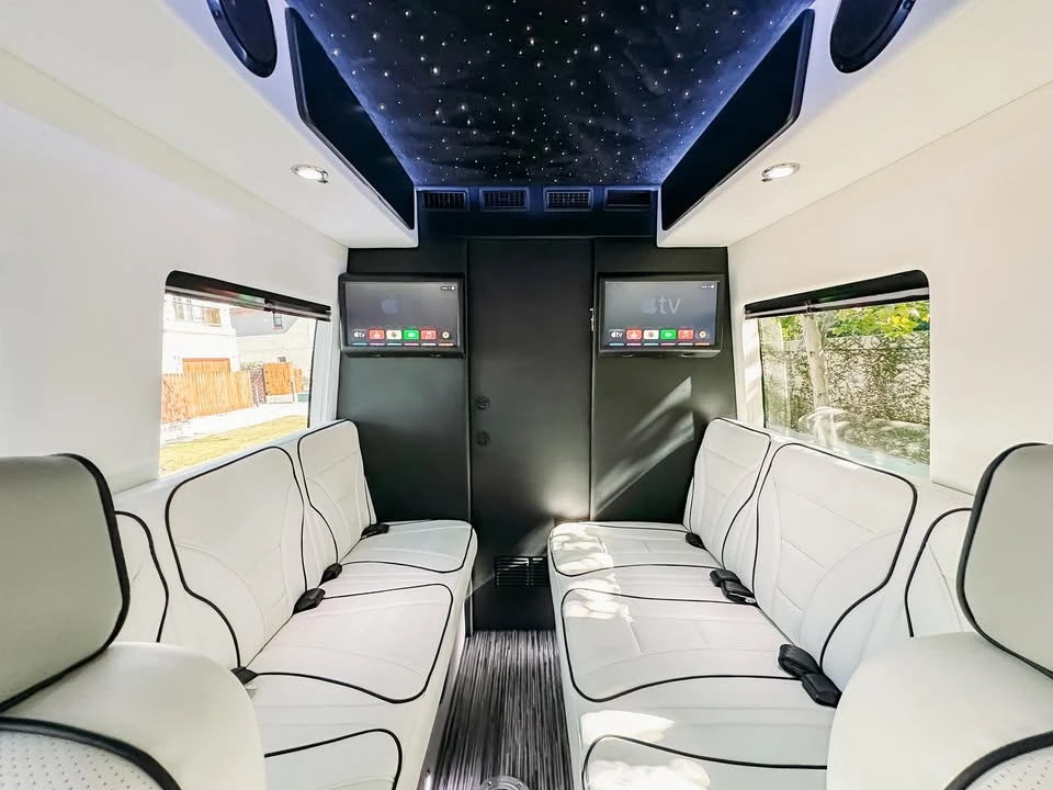 2025 Mercedes-Benz VS30 Sprinter - Image 9 of 12