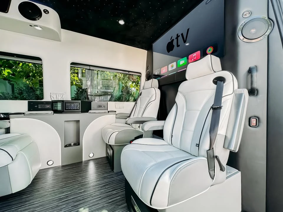 2025 Mercedes-Benz VS30 Sprinter - Image 4 of 12