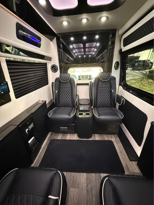 2025 Mercedes-Benz VS30 Sprinter - Image 8 of 15