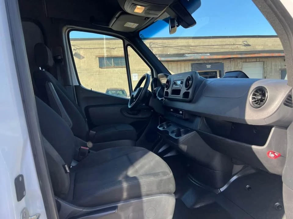 2025 Mercedes-Benz VS30 Sprinter - Image 11 of 18