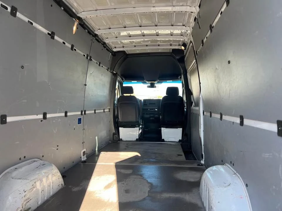 2025 Mercedes-Benz VS30 Sprinter - Image 6 of 18