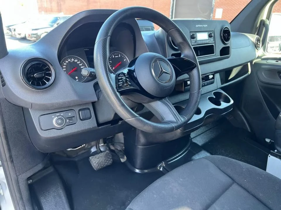 2025 Mercedes-Benz VS30 Sprinter - Image 10 of 18
