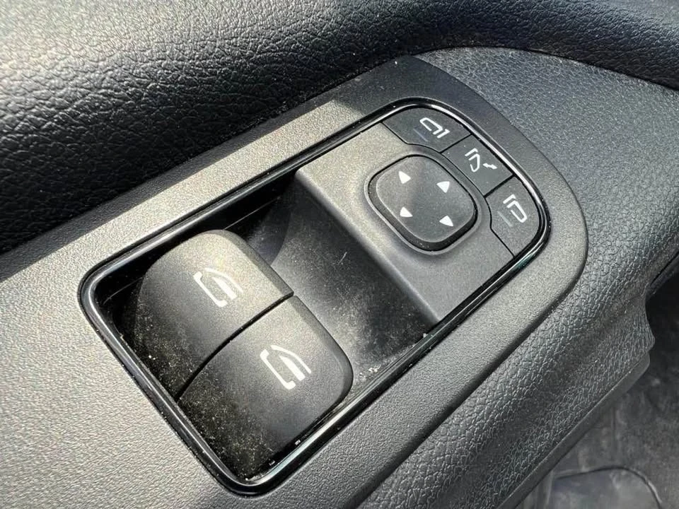 2025 Mercedes-Benz VS30 Sprinter - Image 10 of 12