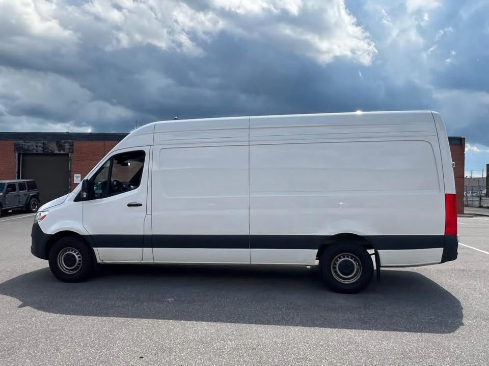 2025 Mercedes-Benz VS30 Sprinter - Image 2 of 12