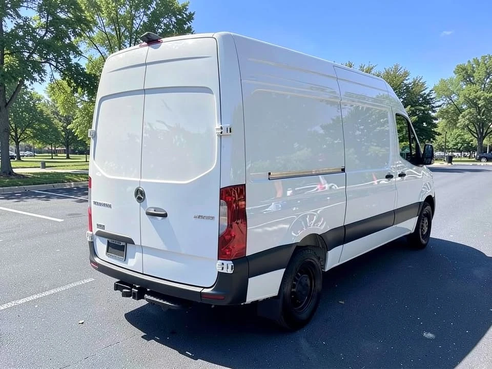 2025 Mercedes-Benz VS30 Sprinter - Image 4 of 18