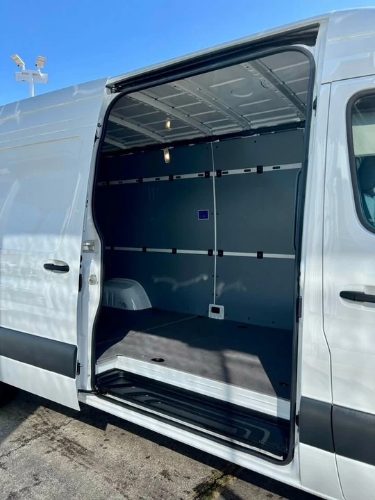 2025 Mercedes-Benz VS30 Sprinter - Image 11 of 20