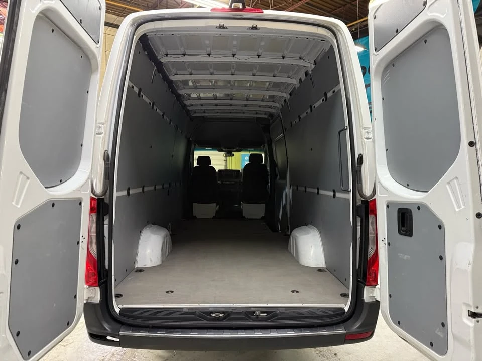 2025 Mercedes-Benz VS30 Sprinter - Image 8 of 14