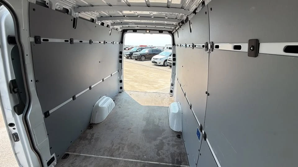 2025 Mercedes-Benz VS30 Sprinter - Image 13 of 18