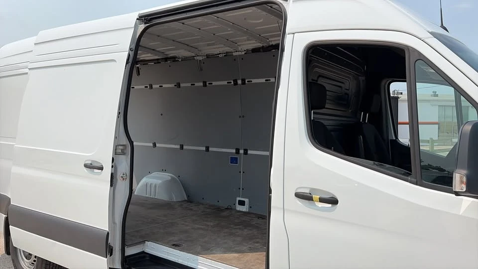 2025 Mercedes-Benz VS30 Sprinter - Image 12 of 18