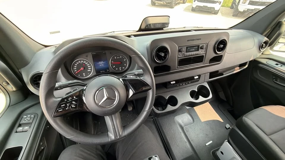 2025 Mercedes-Benz VS30 Sprinter - Image 15 of 18