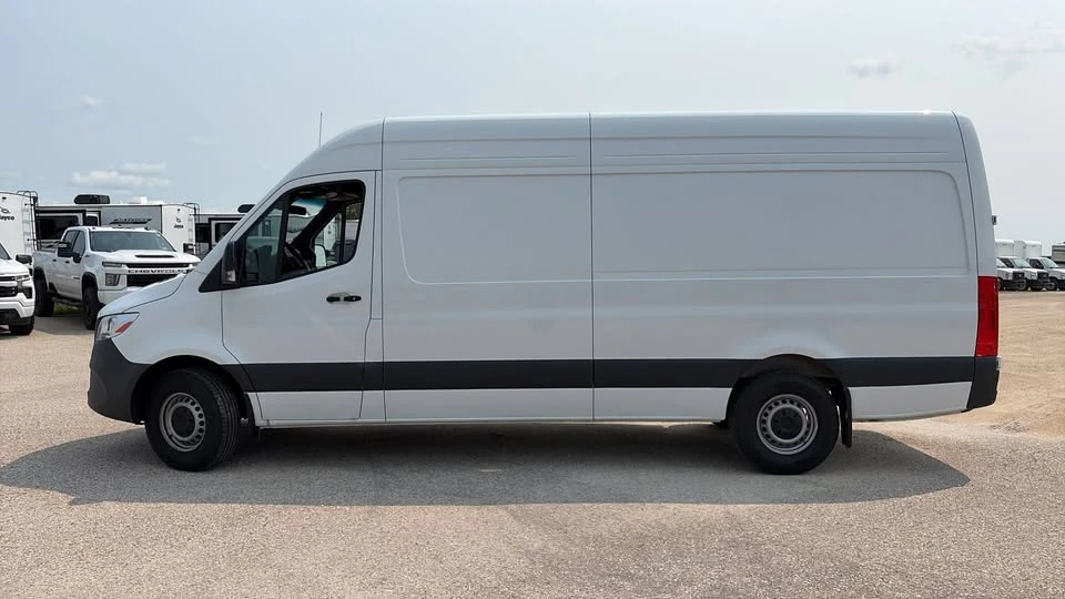 2025 Mercedes-Benz VS30 Sprinter - Image 8 of 18