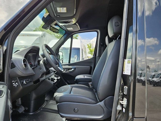 2025 Mercedes-Benz VS30 Sprinter - Image 9 of 21