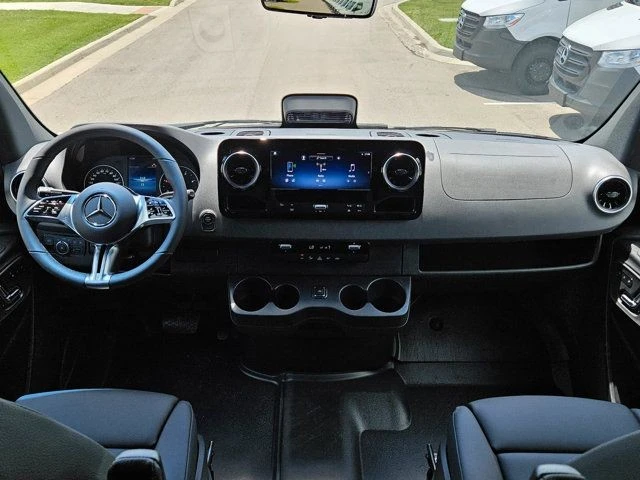 2025 Mercedes-Benz VS30 Sprinter - Image 10 of 21