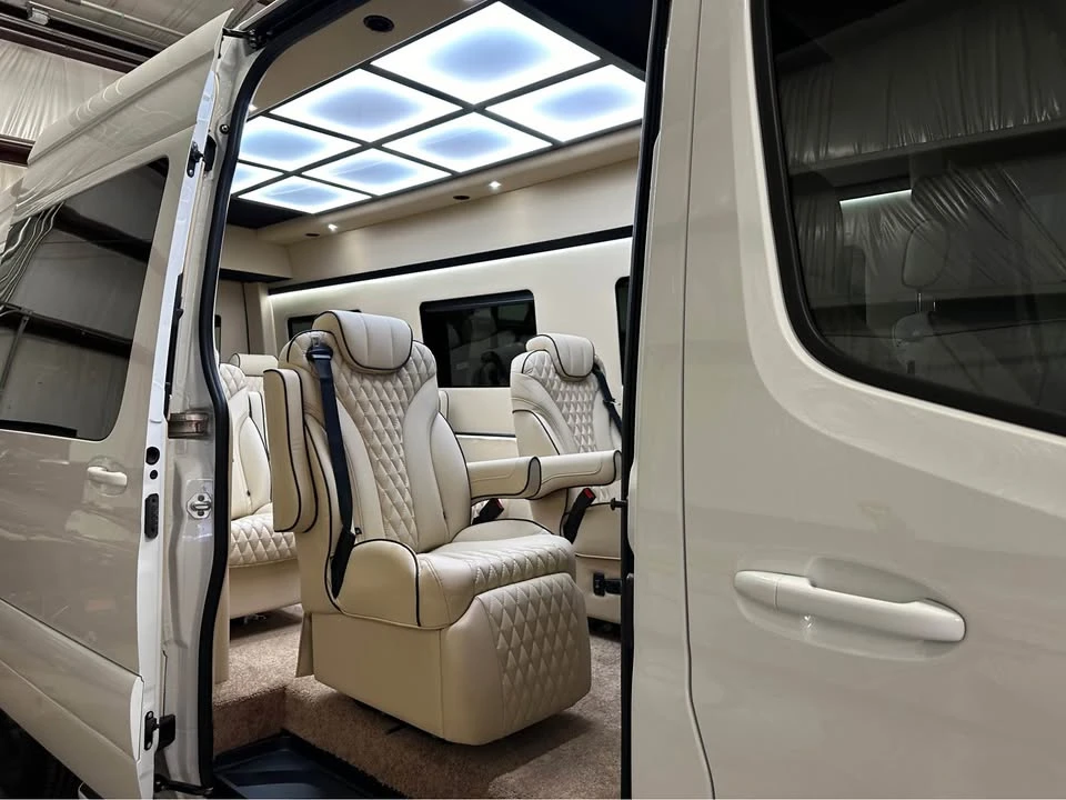 2025 Mercedes-Benz VS30 Sprinter - Image 4 of 19