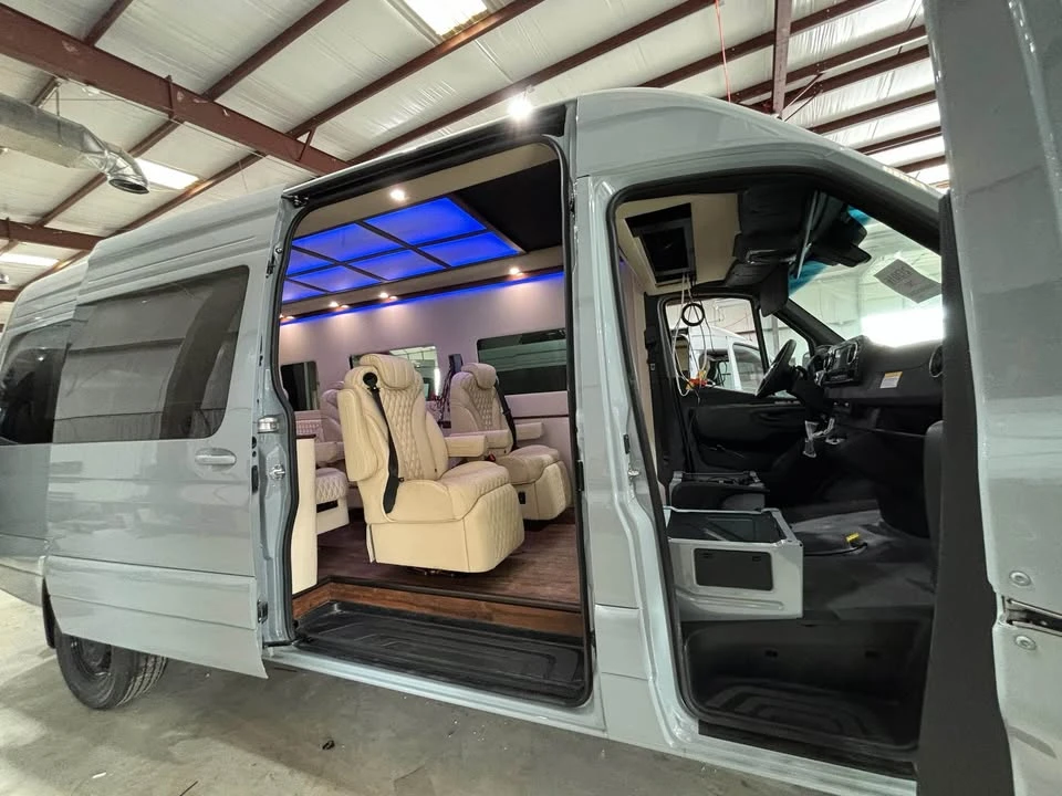 2025 Mercedes-Benz VS30 Sprinter - Image 2 of 19