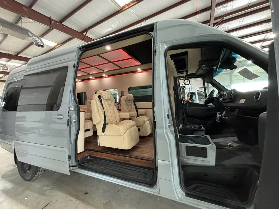 2025 Mercedes-Benz VS30 Sprinter - Image 3 of 19