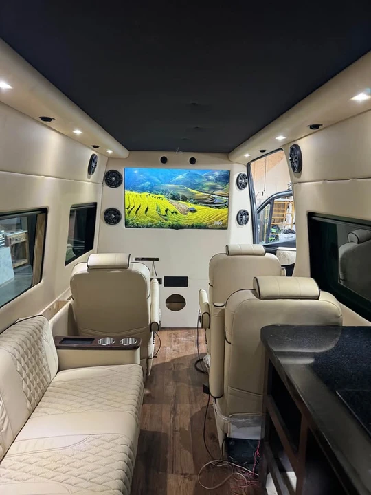 2025 Mercedes-Benz VS30 Sprinter - Image 9 of 19