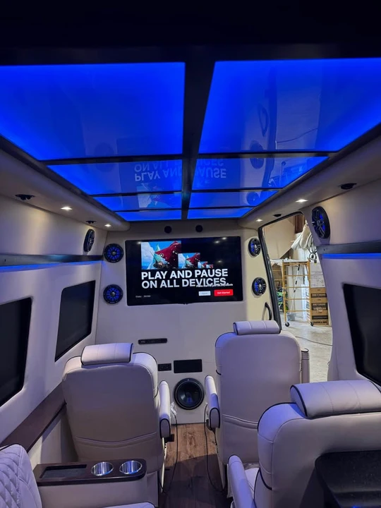 2025 Mercedes-Benz VS30 Sprinter - Image 11 of 19