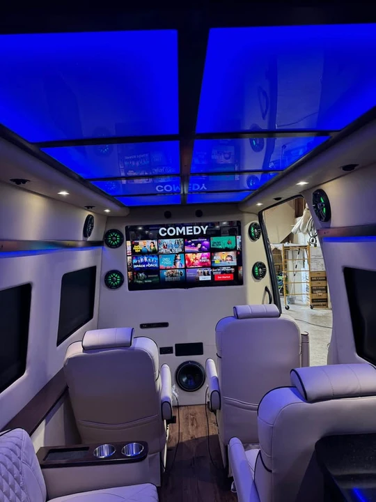 2025 Mercedes-Benz VS30 Sprinter - Image 10 of 19